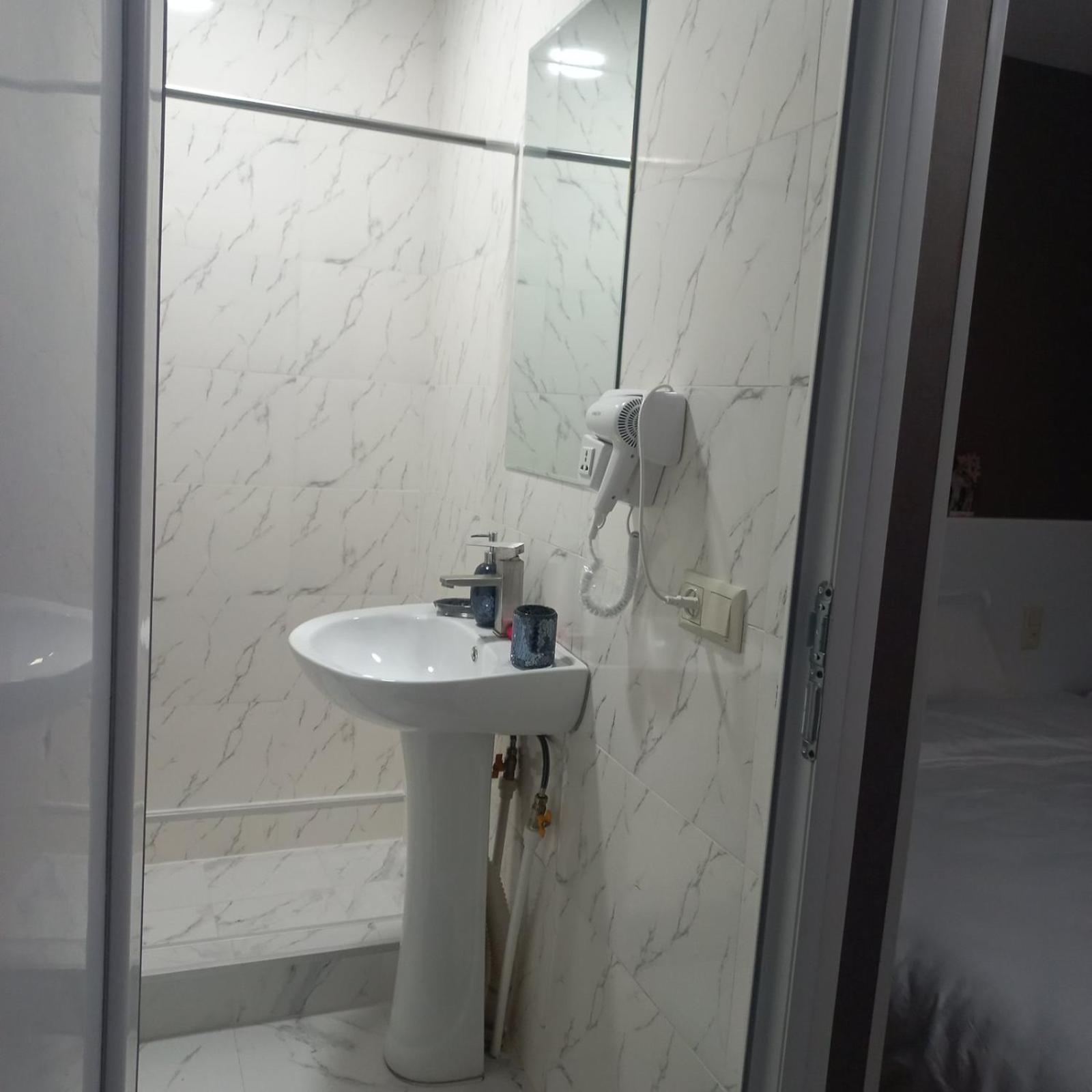 Ira & Vaso'S Guest House Borjomipark Habitación foto